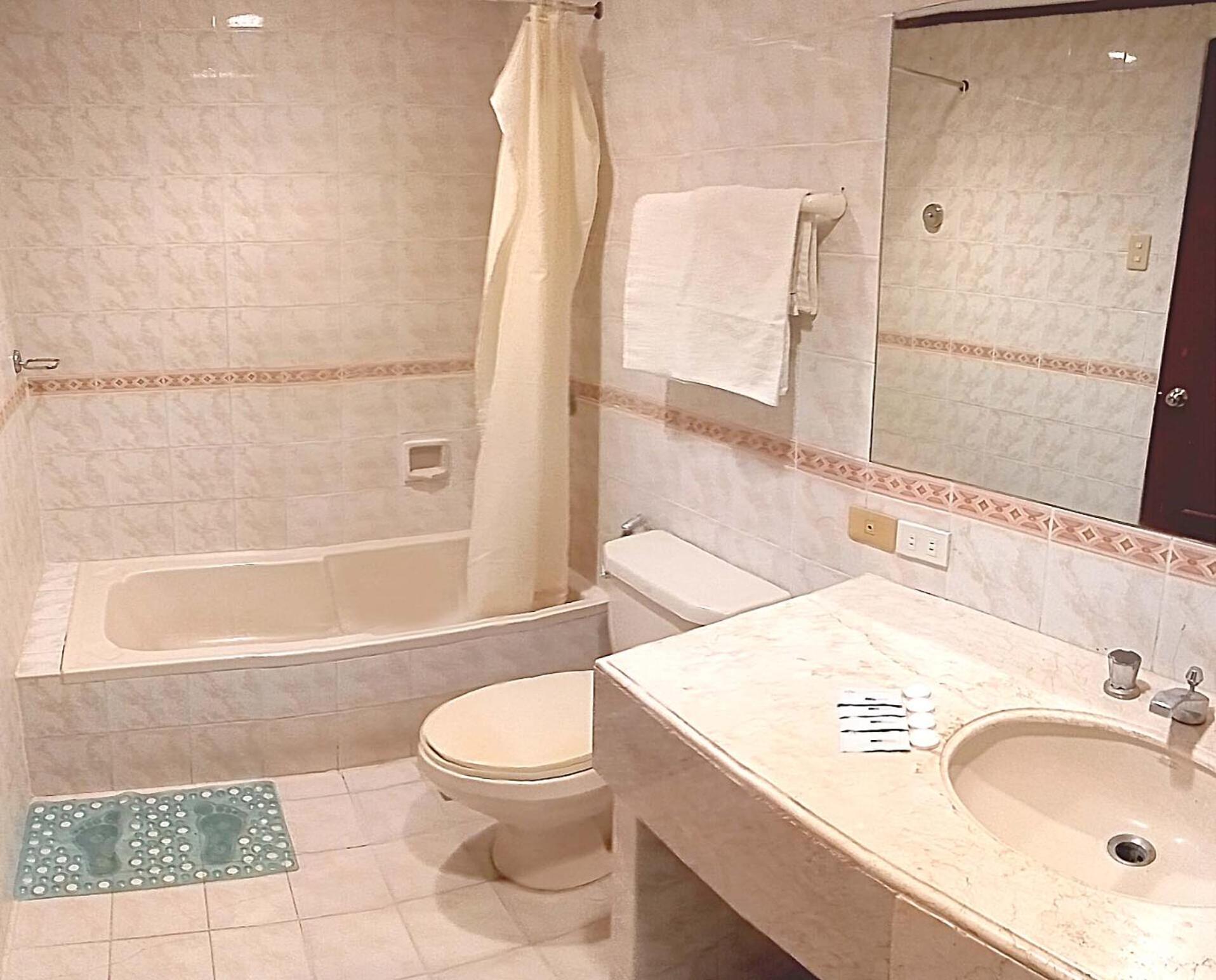 The Humbertos Hotel Davao City 외부 사진