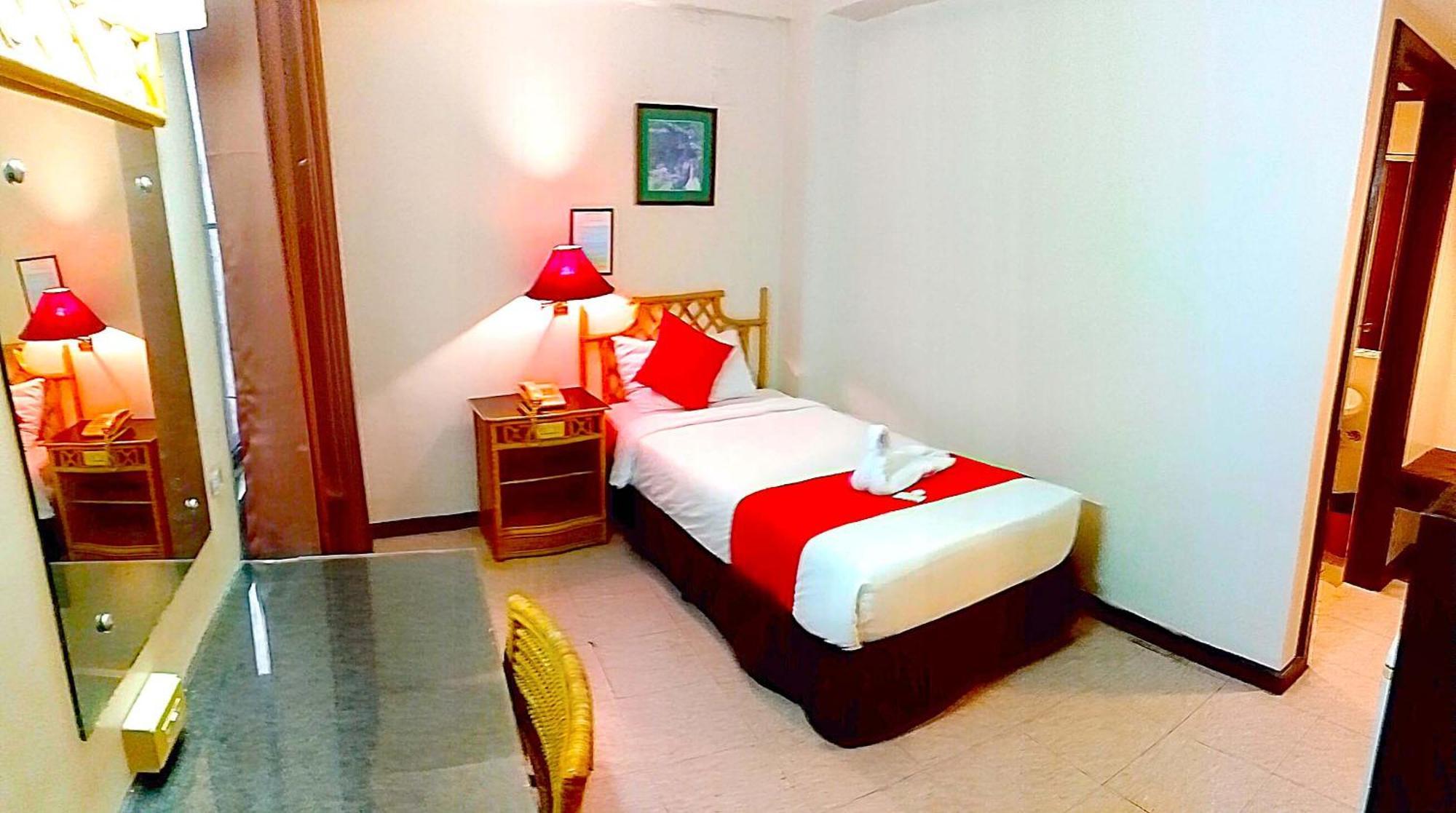 The Humbertos Hotel Davao City 외부 사진